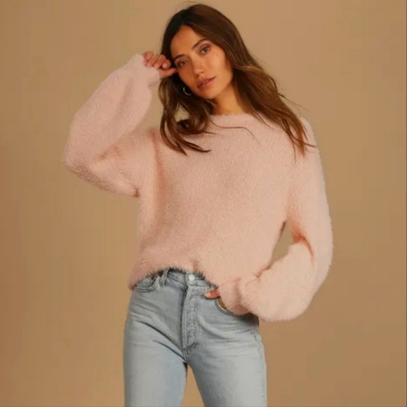 Lulu's eyelet knit oversized sweater size S - Picture 2 of 9